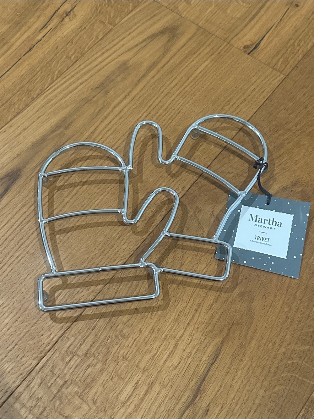 NWT. Martha Stewart Silver Mitten Wire Trivet